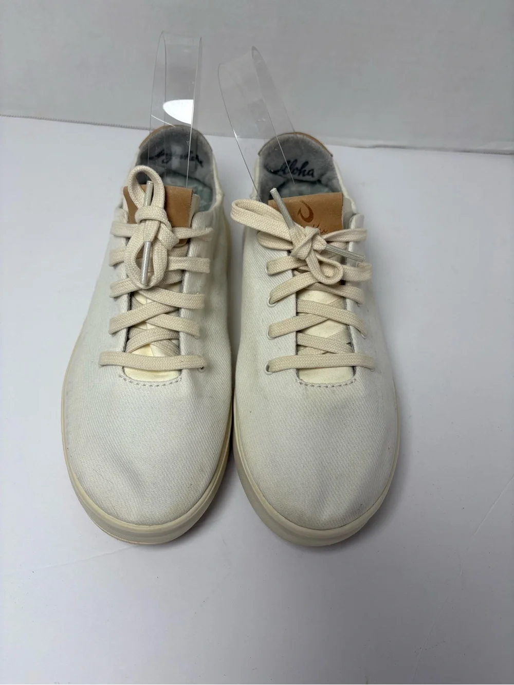 OluKai Ki’ihele Li White Canvas Sneakers Low Profile Design Lace-up Size 6.5